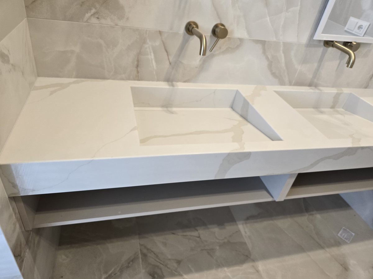 Akmens standartas, MB