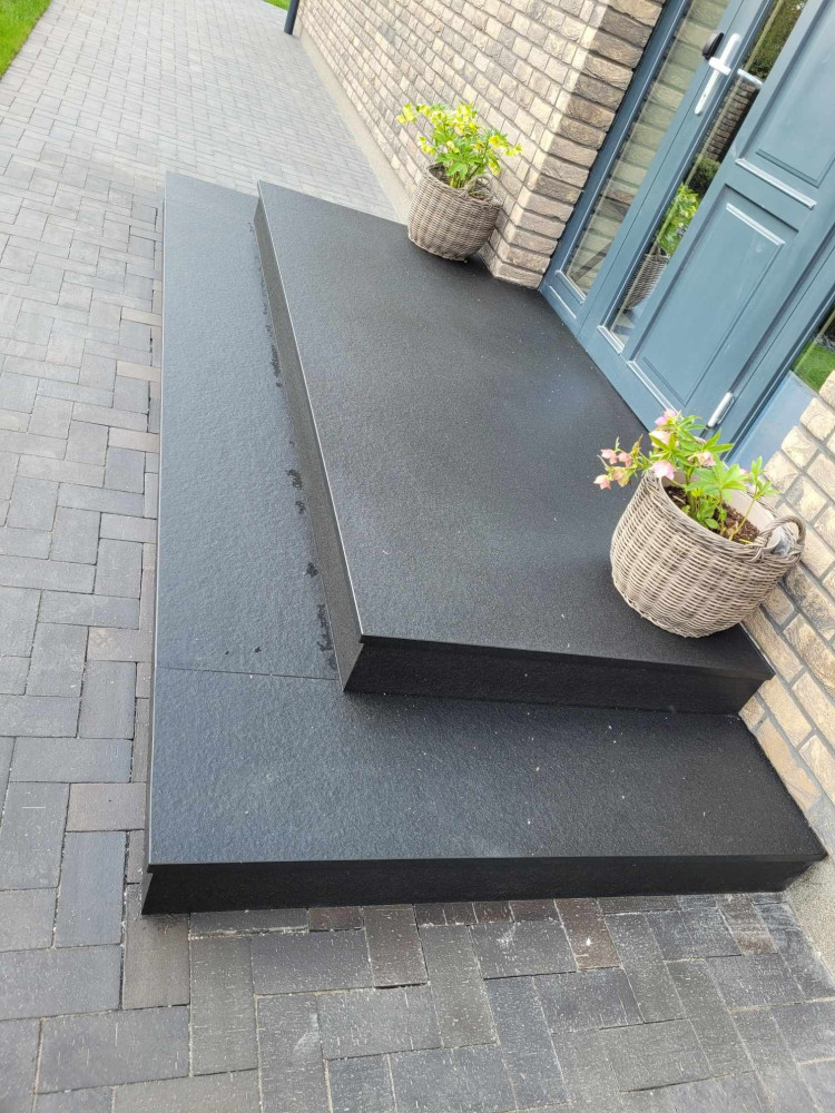 Akmens standartas, MB