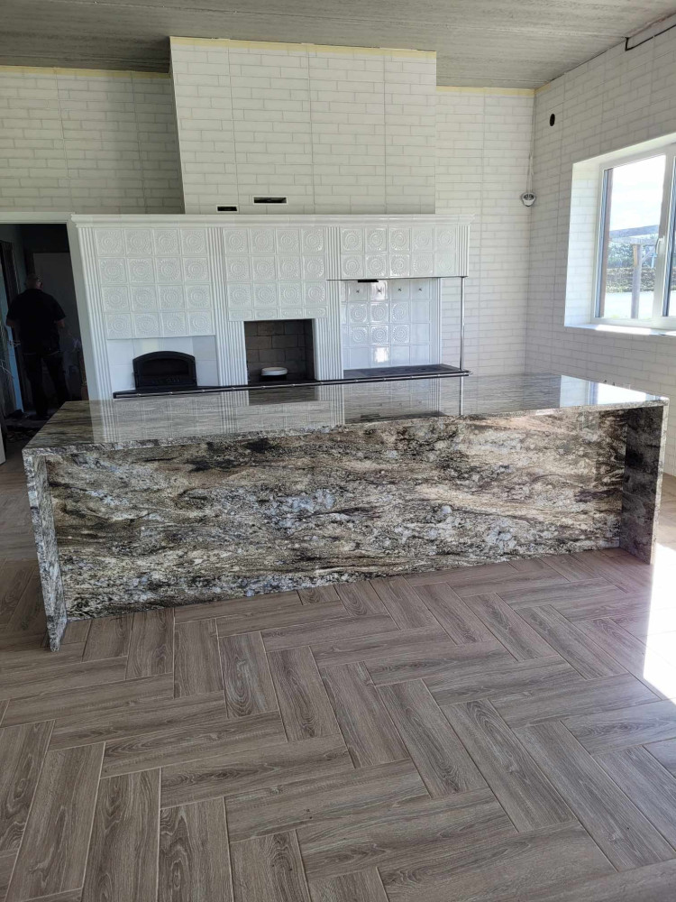 Akmens standartas, MB