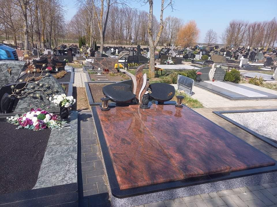 Skromanų paminklai, MB