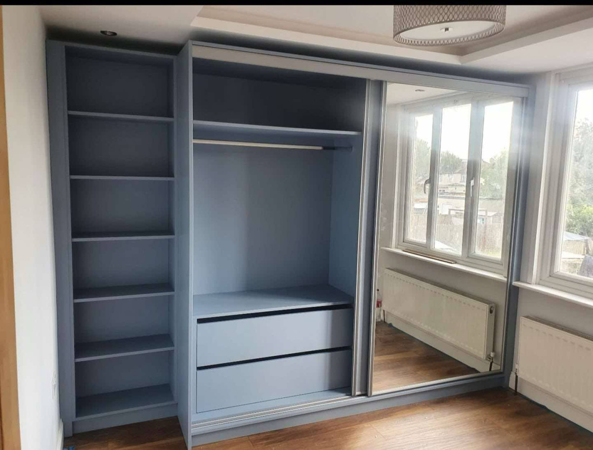 Balajano slėnio baldai, MB