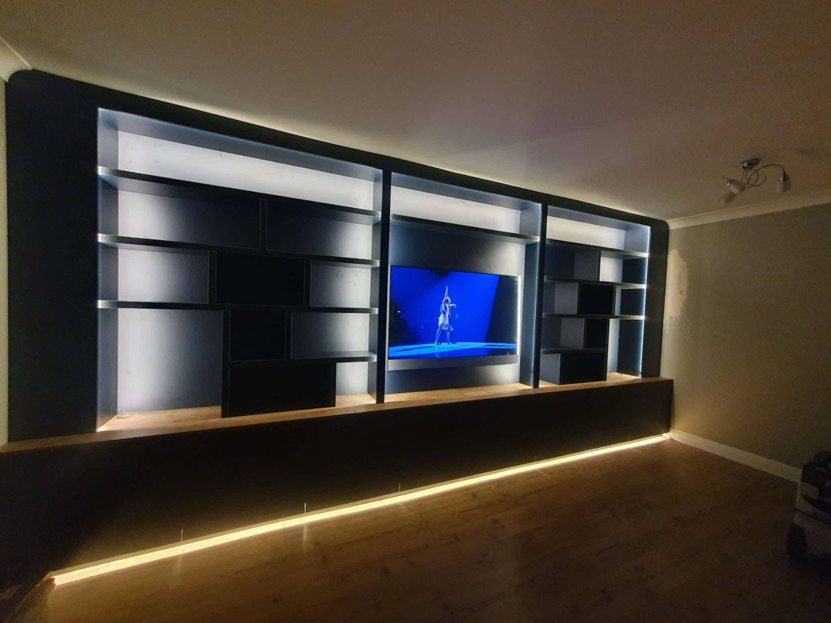 Balajano slėnio baldai, MB