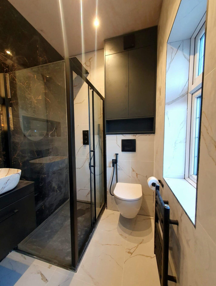 Balajano slėnio baldai, MB