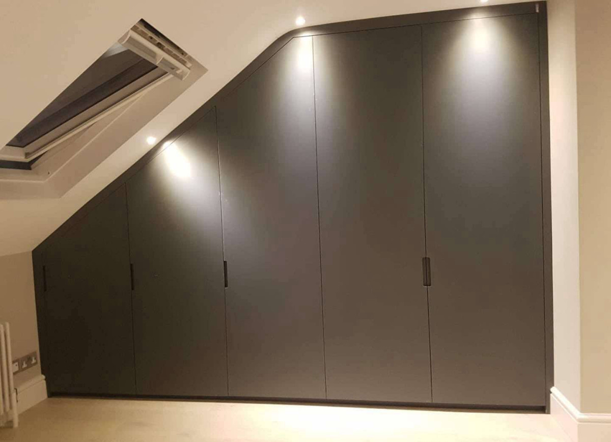 Balajano slėnio baldai, MB