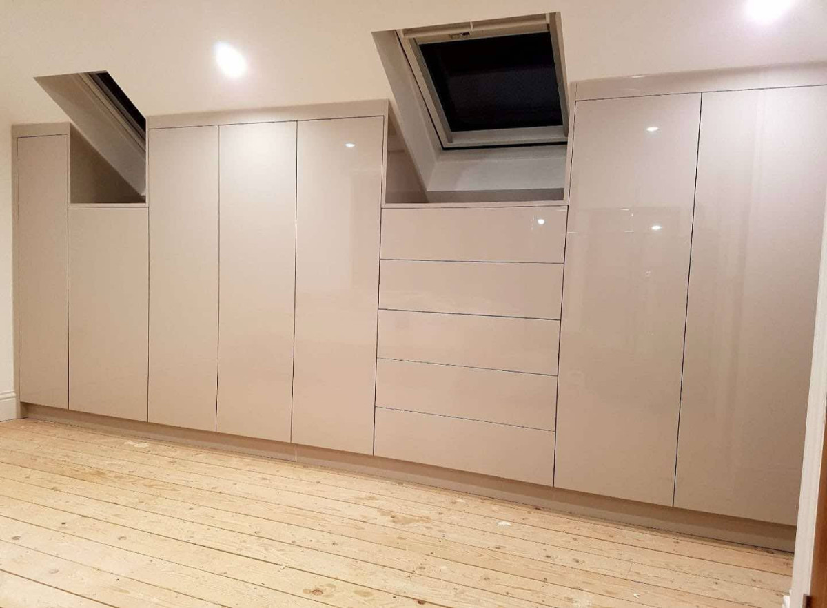 Balajano slėnio baldai, MB