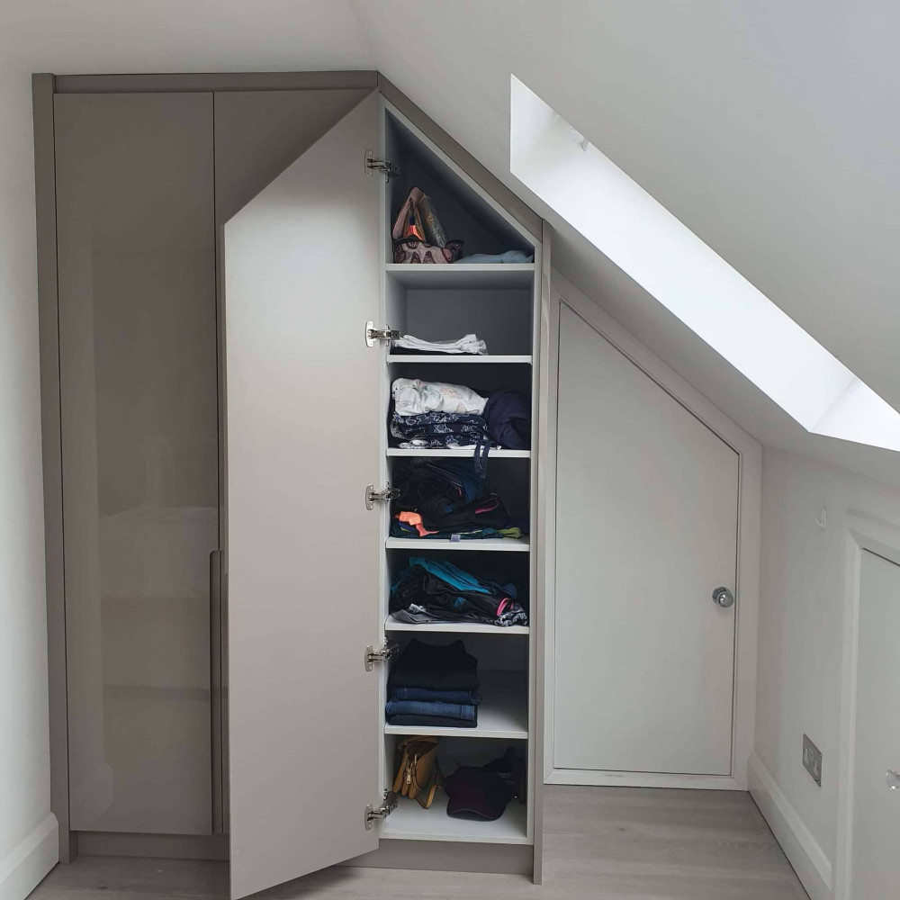 Balajano slėnio baldai, MB