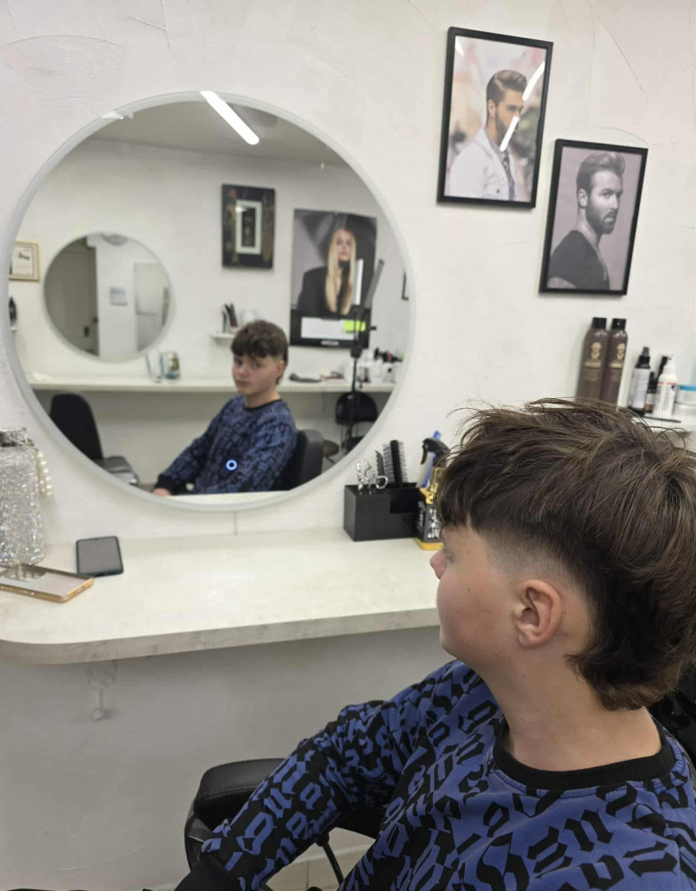 Kirpėja Aušra, Barber in Mažeikiai