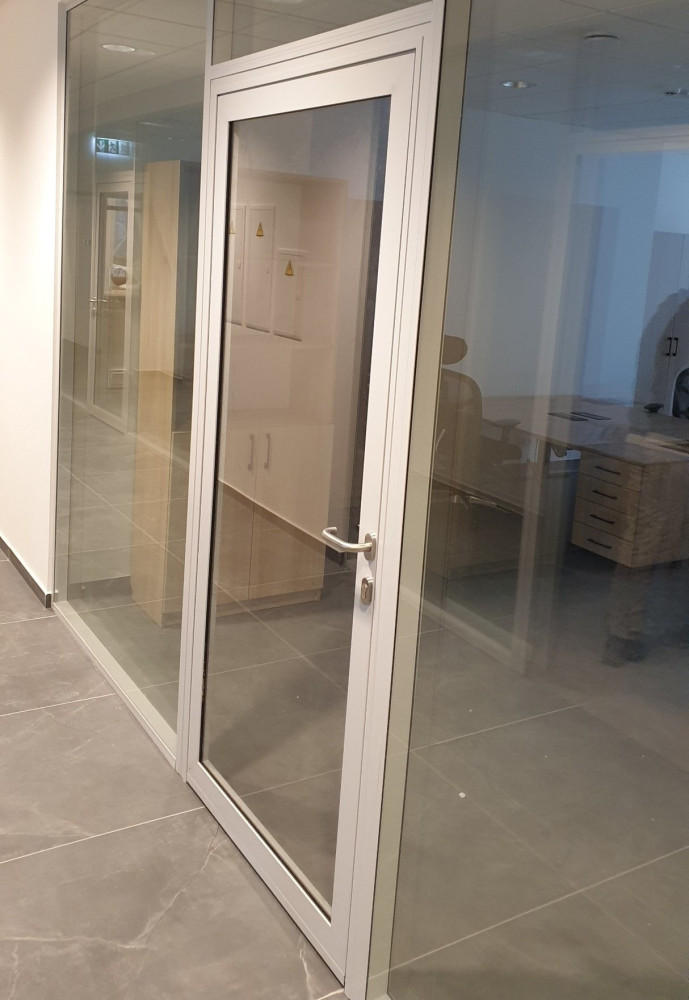 Glastec stiklas, MB