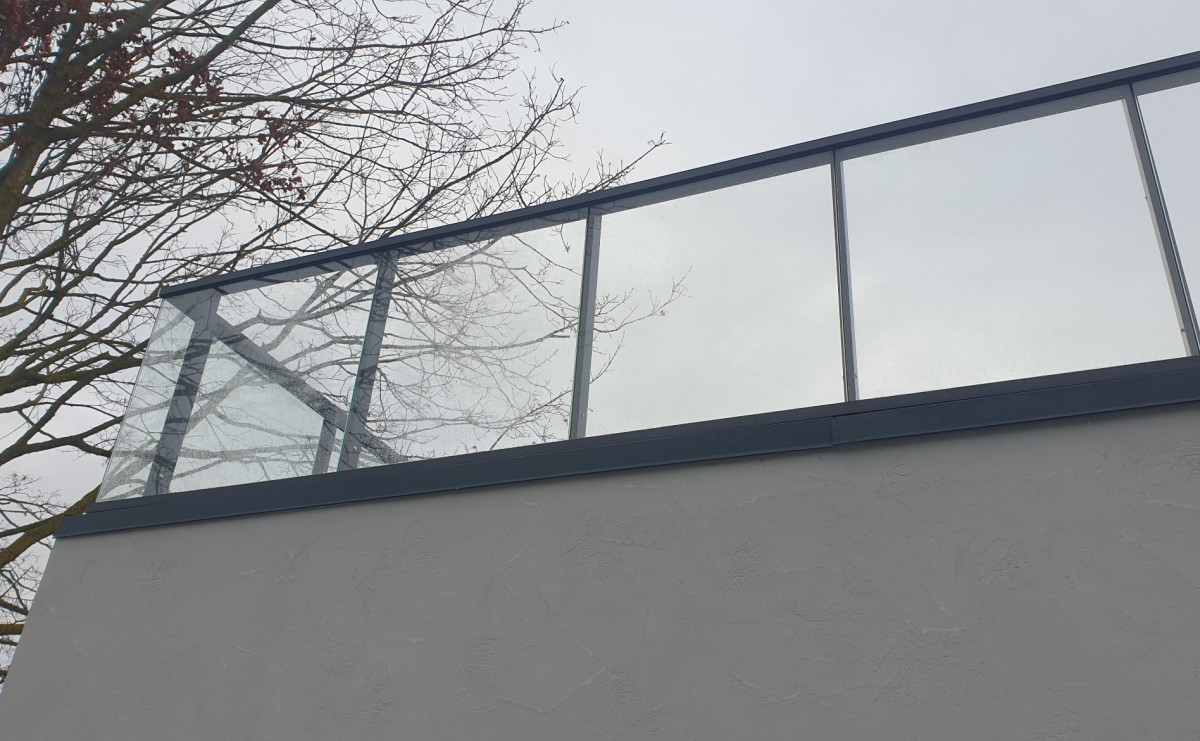 Glastec stiklas, MB