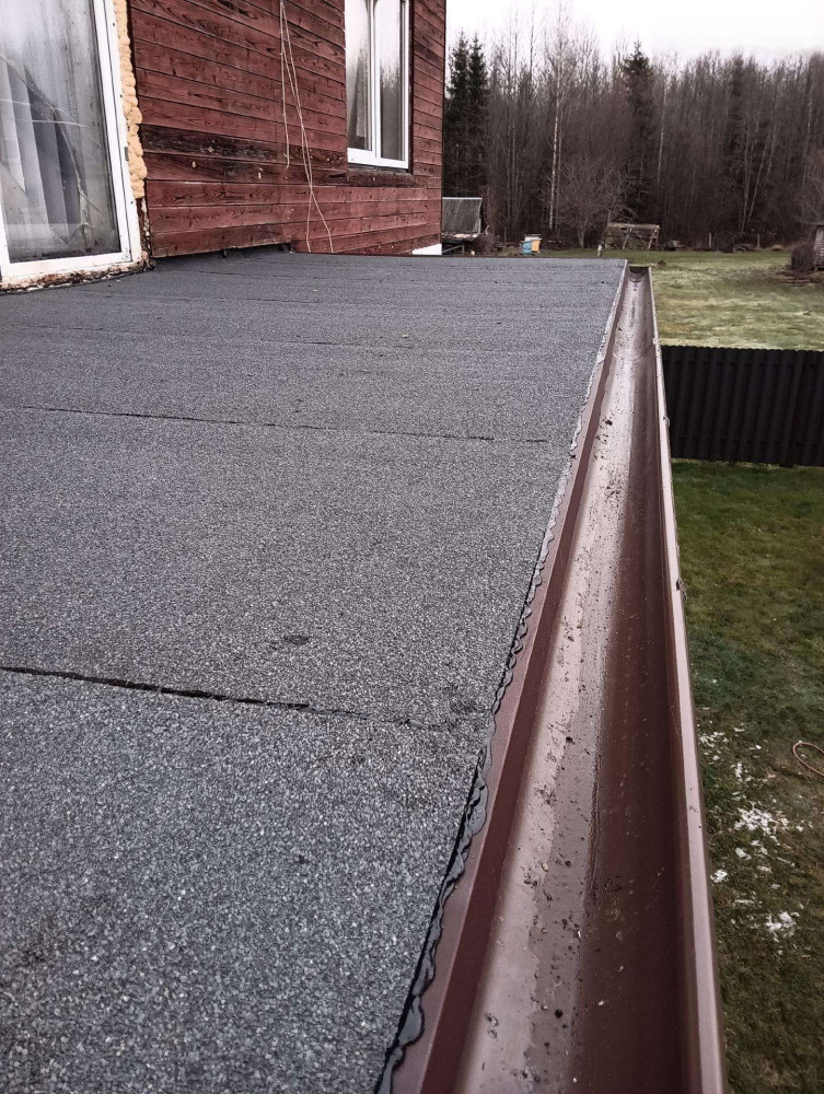 Gintariniai stogai, MB