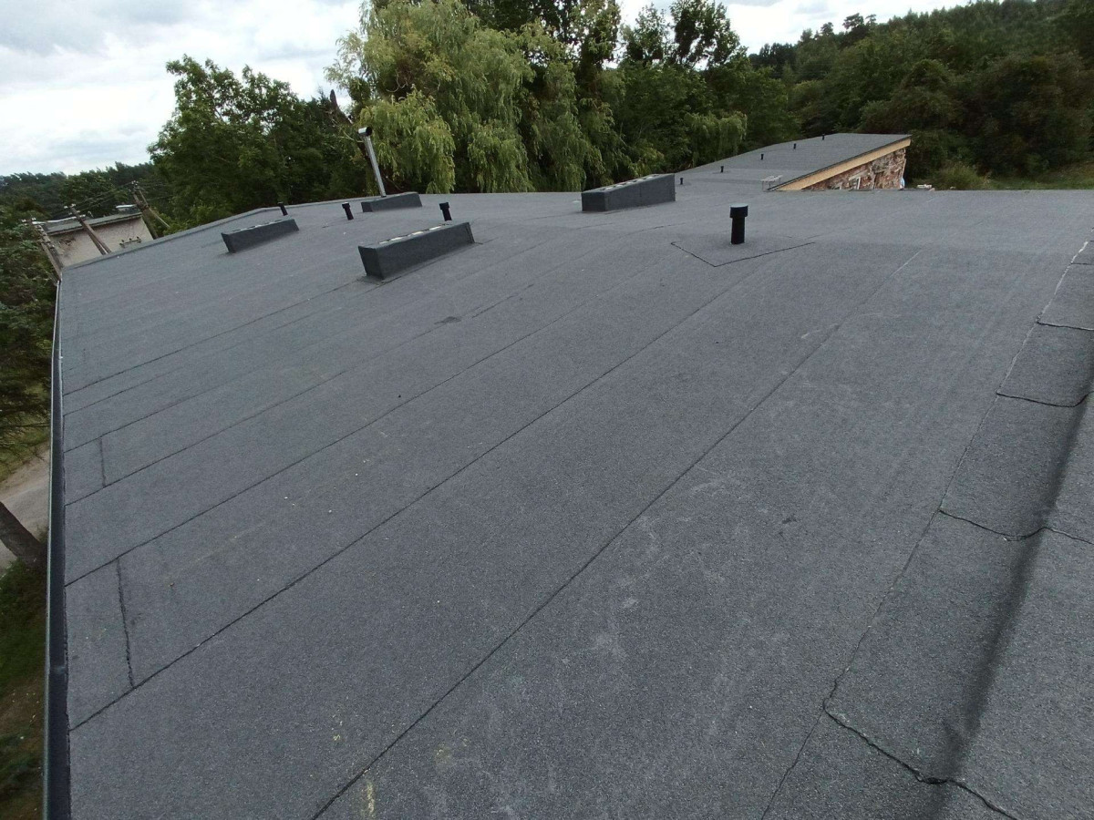 Gintariniai stogai, MB