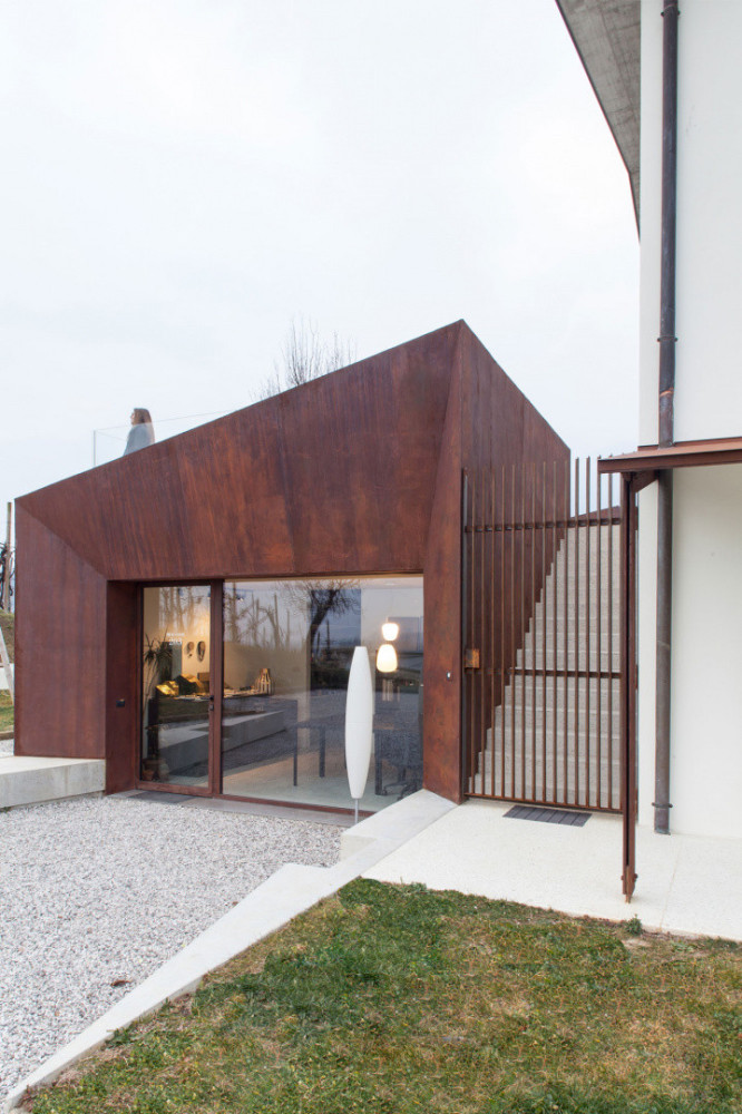 Isoplam LT, MB „Kompozitai“