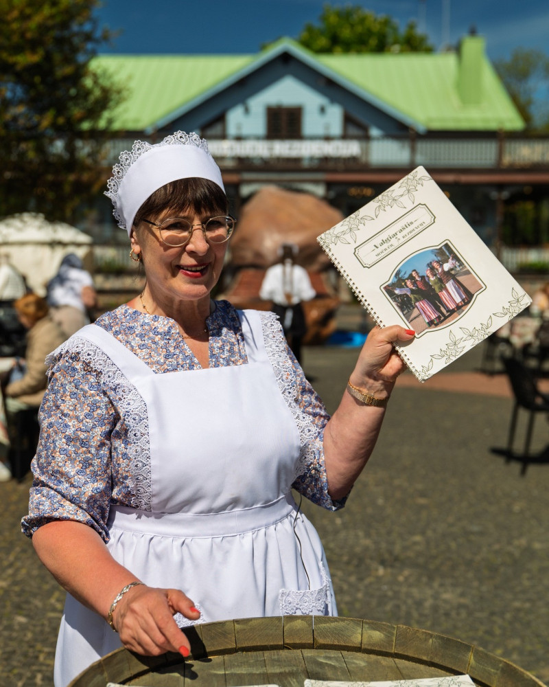 Močiučių rezidencija, UAB „Roko virtuvė“