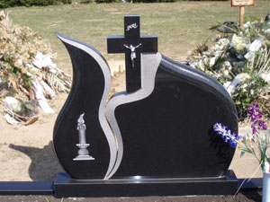 Paminklai iš natūralaus akmens Paminklai iš natūralaus akmens