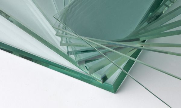 Prekyba grūdintu ir paprastu stiklu Prekyba grūdintu ir paprastu stiklu