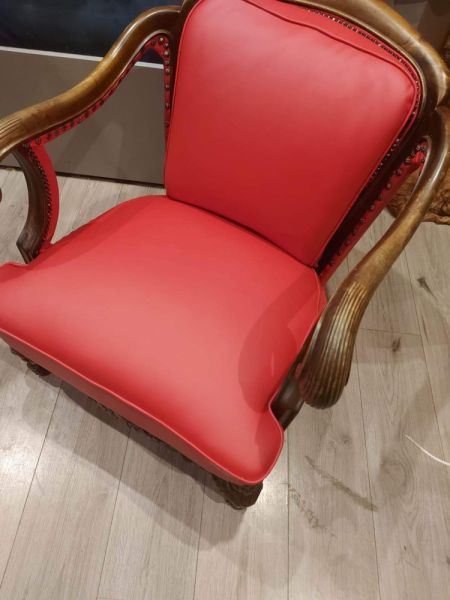 Kėdės atnaujinimas Kėdės atnaujinimas