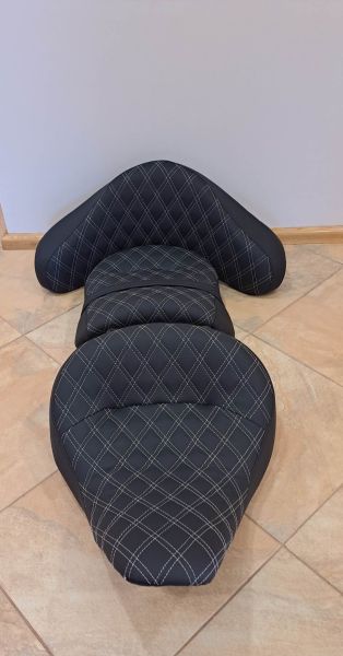 Motociklų sėdynių persiuvimas Motociklų sėdynių persiuvimas