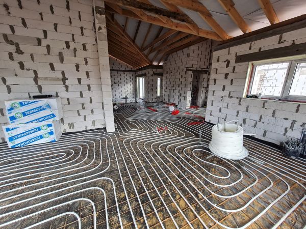 Šildomų grindų įrengimas Šildomų grindų įrengimas