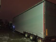 Nestandartinės puspriekabės užuolaidų gamyba