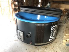 Lauko kubilas su integruota krosnele