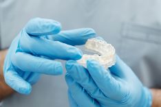 Dantų implantavimas