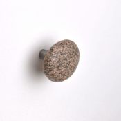 Naujiena - akmeninės rankenėlės baldams, pakabos