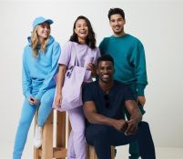Iqoniq tvariai pagaminti drabužiai darbuotojams, reklaminė apranga