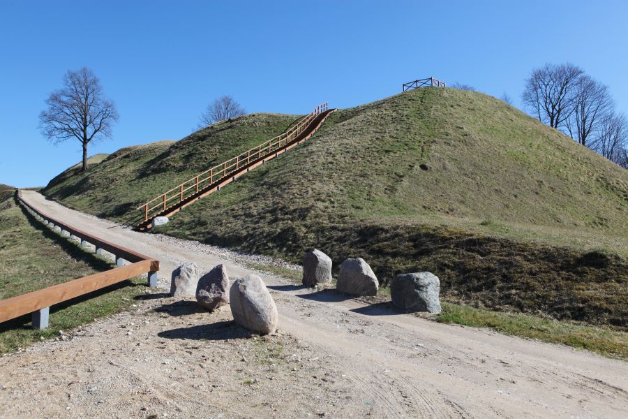 Pagramančio piliakalnis