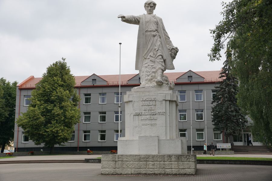 Nepriklausomybės paminklas „Žemaitis“