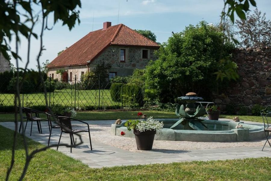 Akmenėlių dvaras