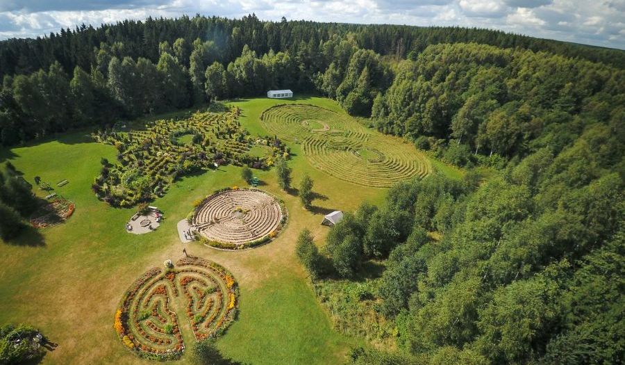 Energetinių labirintų ir geometrinių figūrų parkas