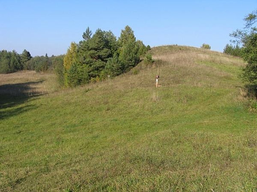 Stūglių piliakalnis