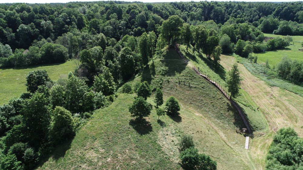 Pilių piliakalnis