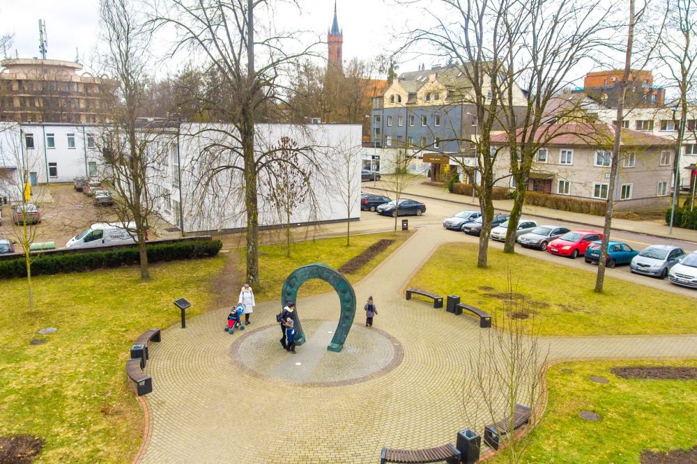 Skulptūra „Svetingumo vartai“