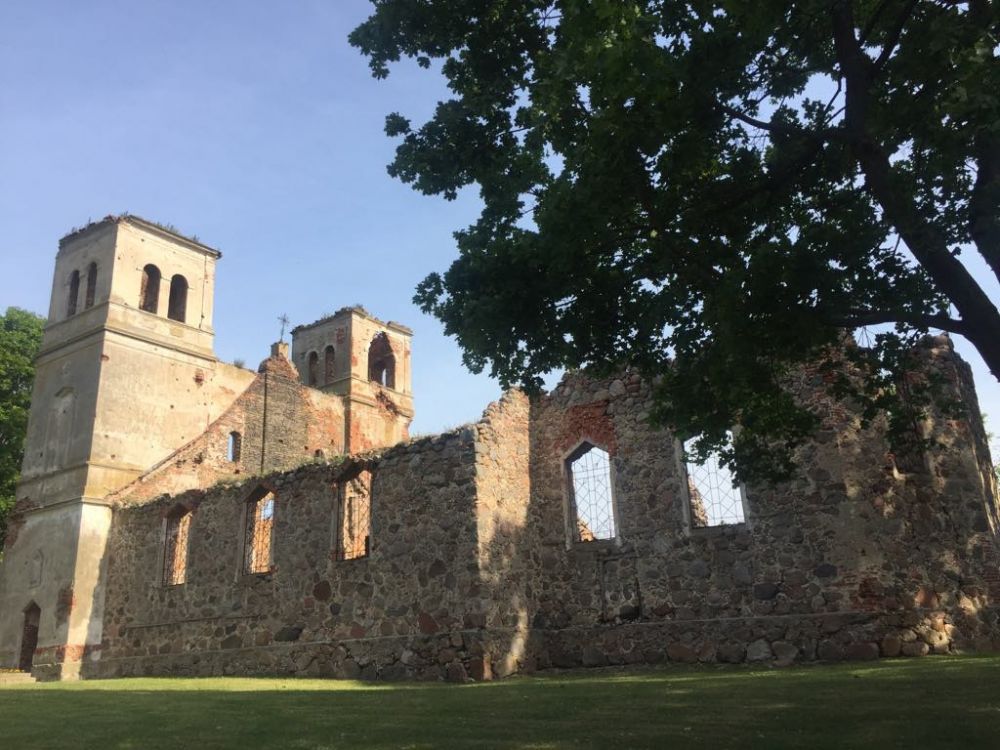 Bartninkų bažnyčios griuvėsiai
