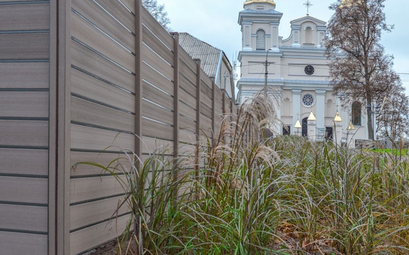 Širvintų mieste – pirmoji InoWood bio kompozito tvora