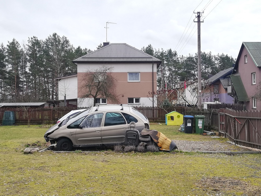 Nenaudojamų automobilių tvarkymo vietų ribojimas taršos nesumažins