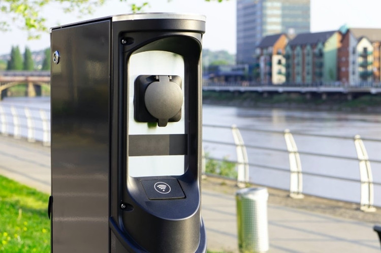 Noriu įsirengti elektromobilio įkrovimo stotelę namuose. Ką turiu žinoti?