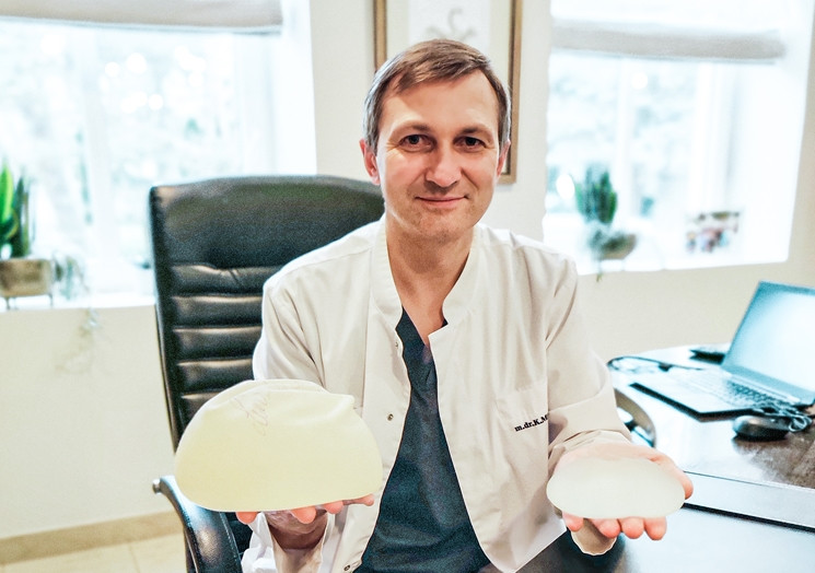Dr. Kęstutis Maslauskas apie tai, kodėl renkantis krūtų implantus netinka draugės patirtis