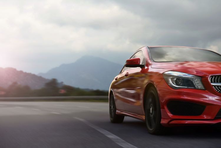Tyrimas atskleidė, kad raudoni automobiliai į avarijas patenka dažniausiai