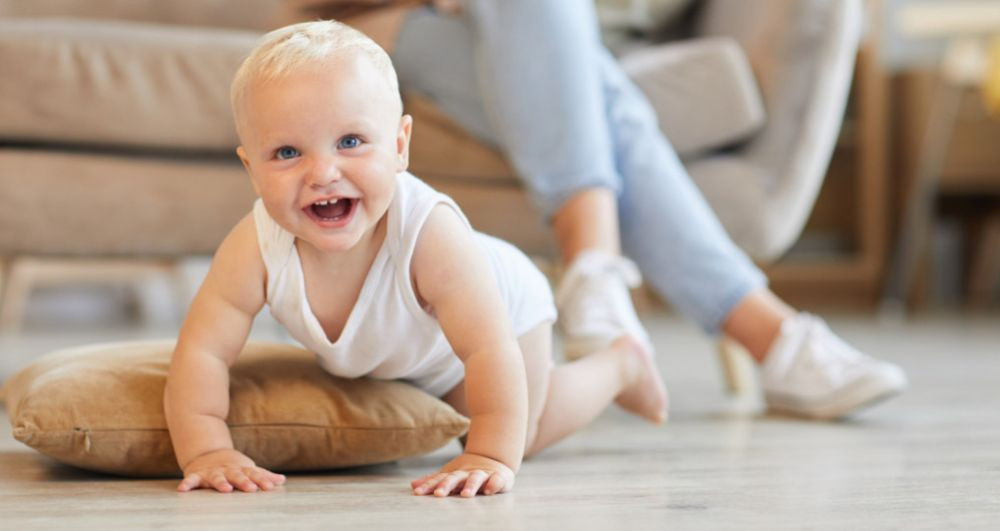 Kineziterapeutė apie fizinę kūdikių raidą ir dažniausias tėvų daromas klaidas