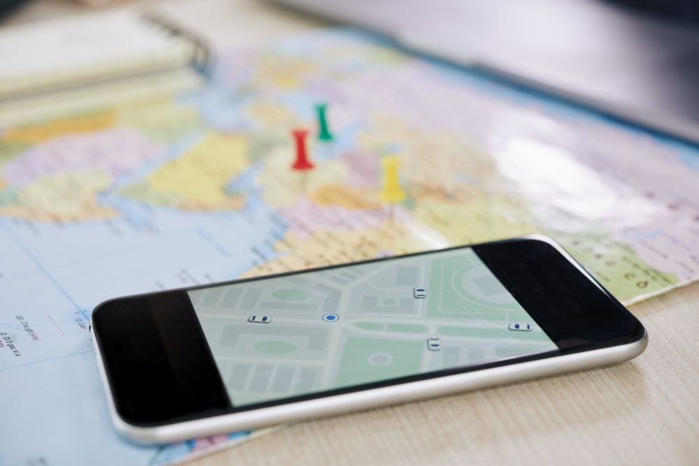 Išmaniosios programėlės keliautojams: kokias naudinga turėti telefone?