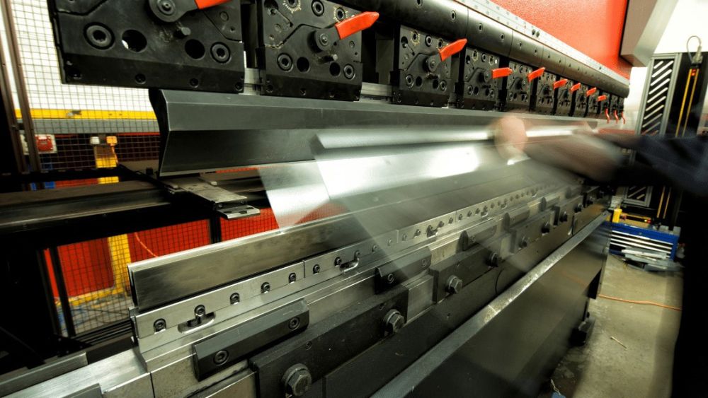 Kaip metalo lankstymas leidžia Išlaisvinti kūrybiškumą namų dekore