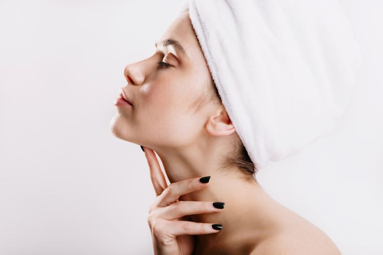 Kaip išsaugoti veido odą sveiką ir spindinčią šaltuoju metų laiku?