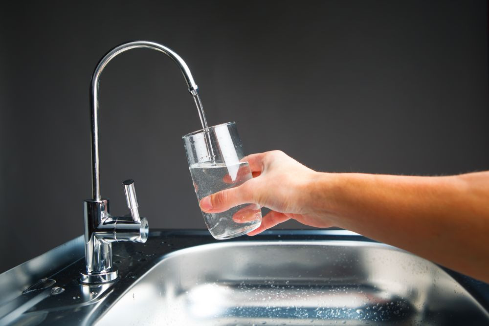 Kodėl vis daugiau namų ūkių įsirengia geriamo vandens filtrus